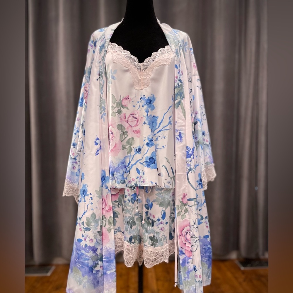 In Bloom by Jonquil lingerie robe set